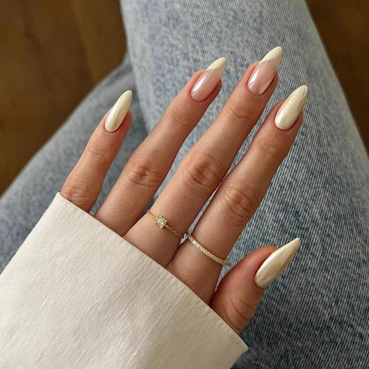 CHAMPAGNE AMBER ALMOND NAILS-TAGLESSNAILS