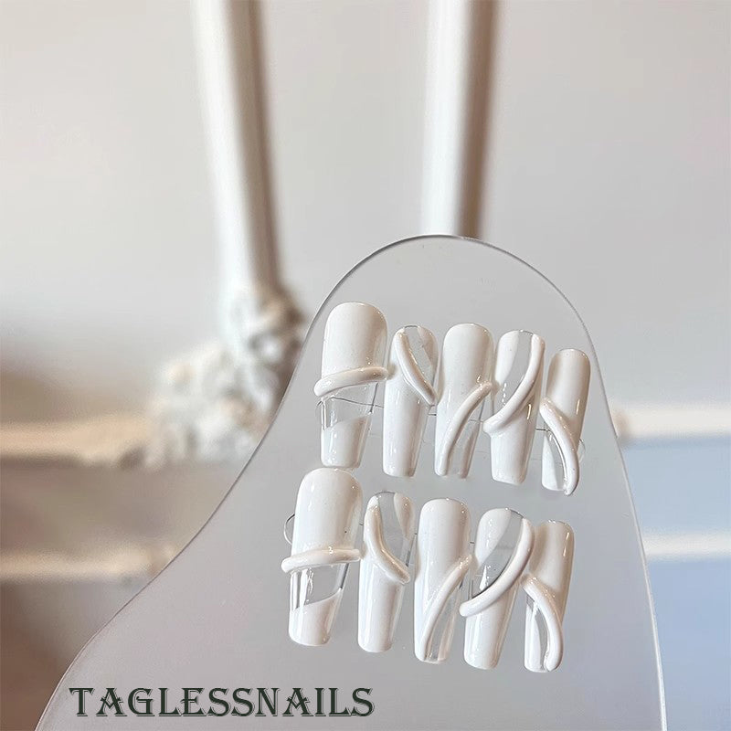 MOONLIGHT | MILK WHITE | 3D HOLLOW DESIGN | ELEGANT & SIMPLE | PRESS-ON NAILS-TAGLESSNAILS