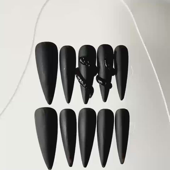Black Snake - Matte and Glossy Textured Elegant Minimalist Handmade Press-On Nails TAGLSSNAILS